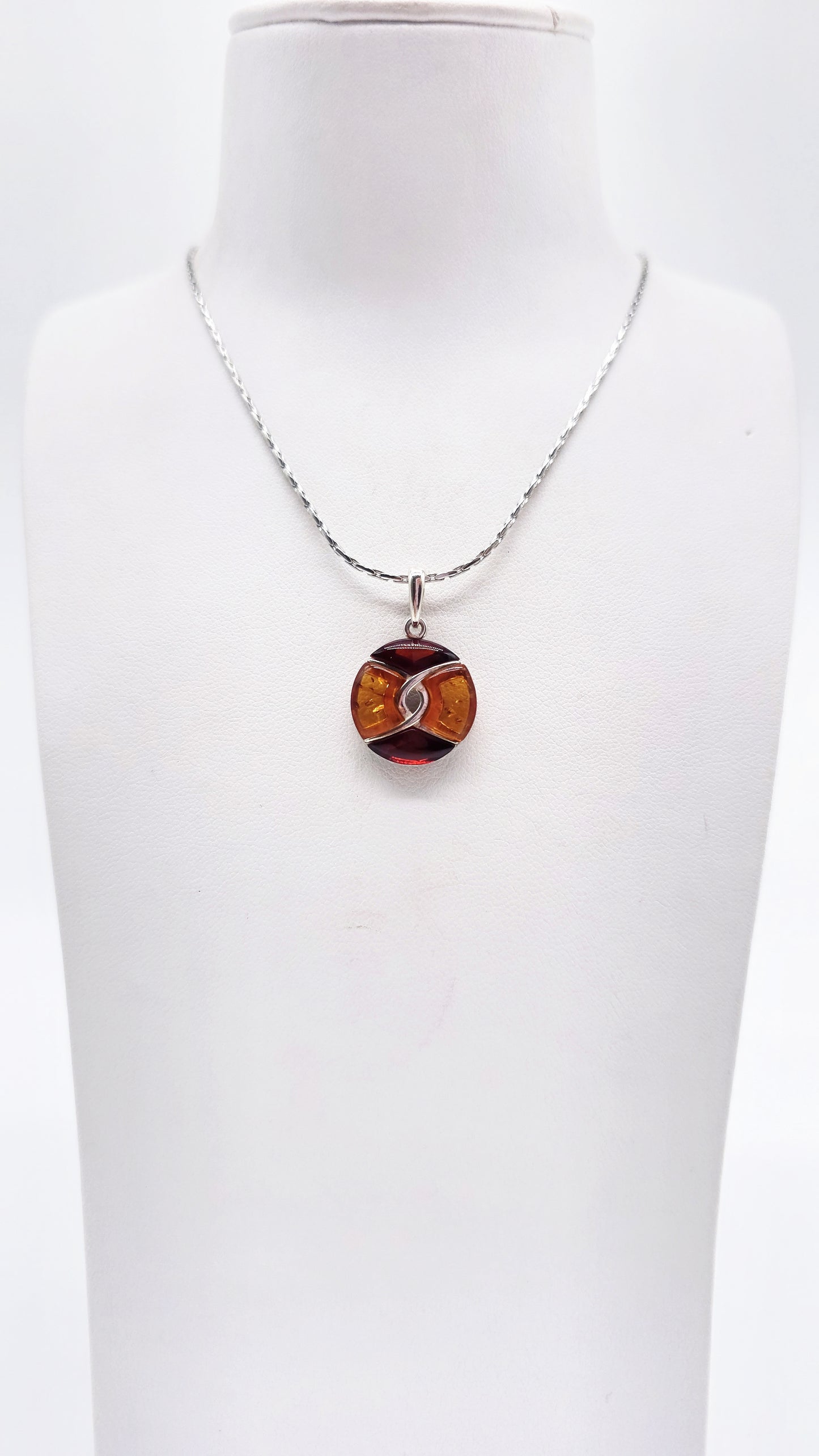 Round amber jewelry with 925 silver – including chain
