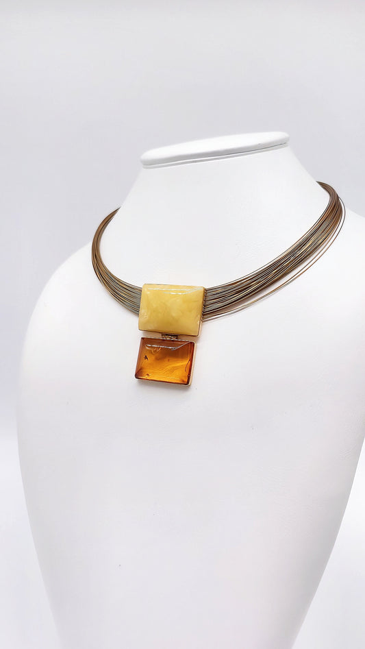 Modernes Bernstein Collier mit geometrischen Elementen
