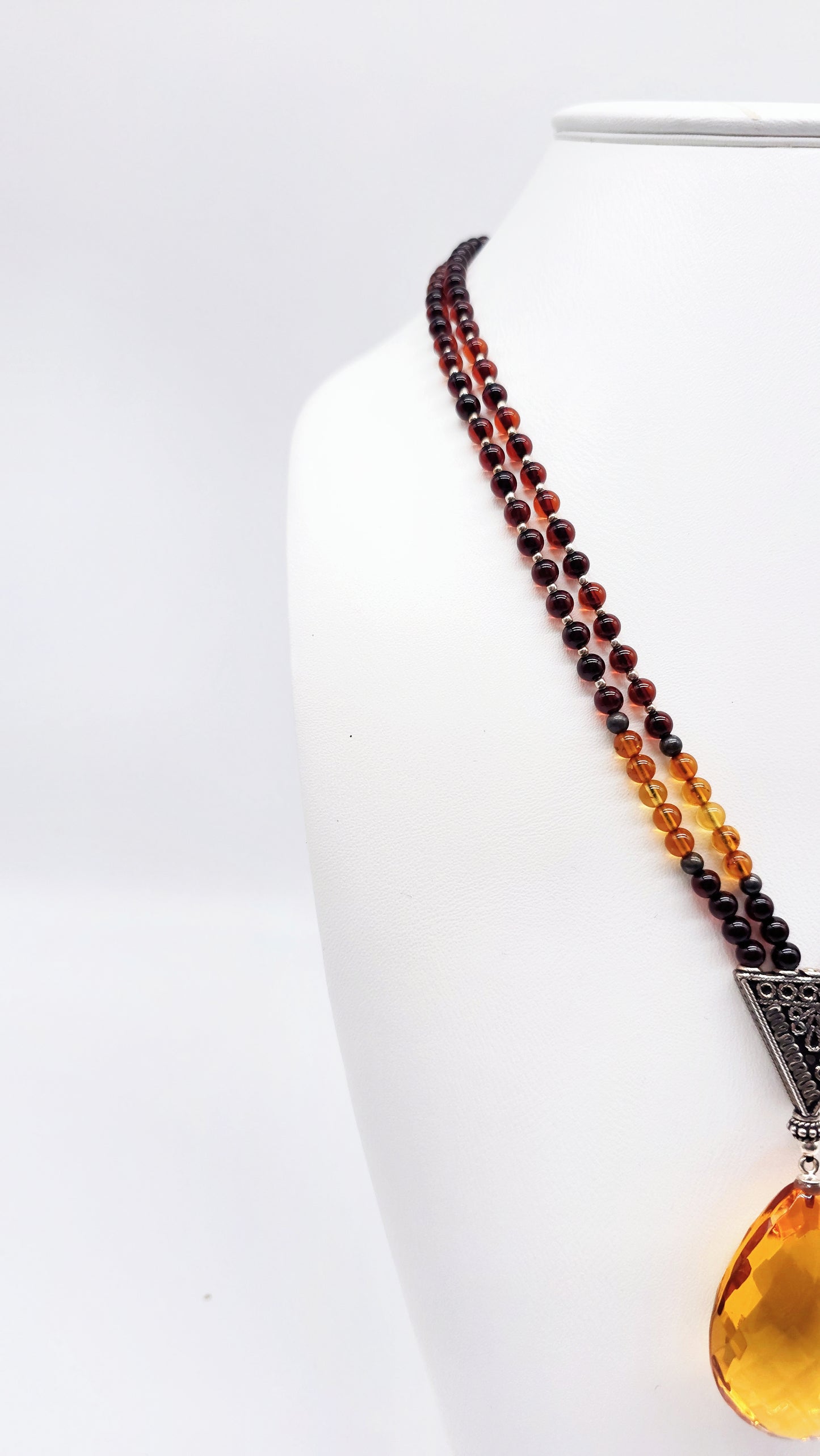 Statement-Kette mit großem Bernstein-Anhänger