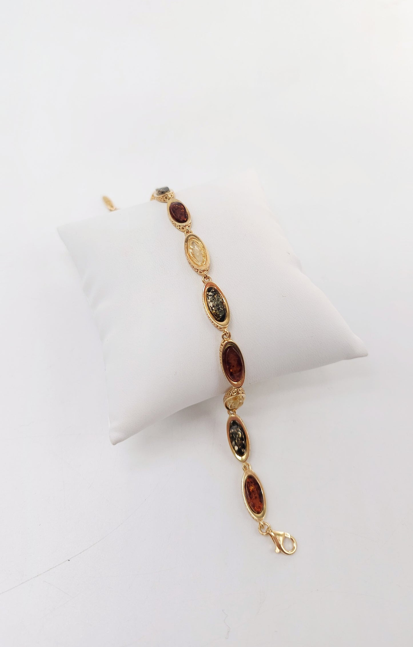 Natural amber bracelet in gold look