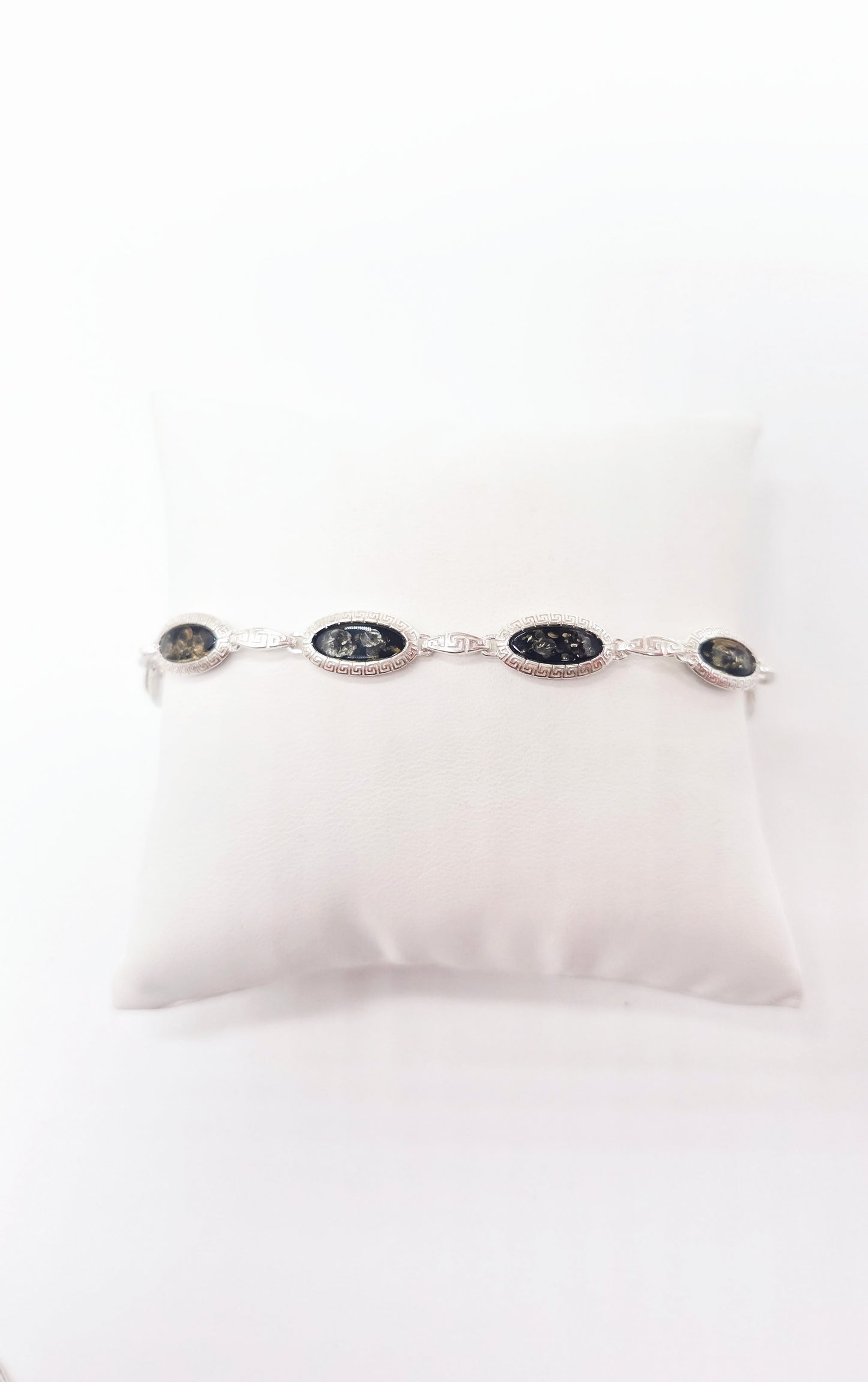 Women's bracelet made of 925 silver amber