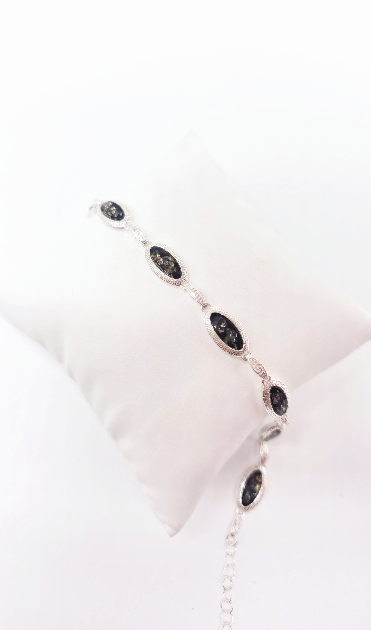 Women's bracelet made of 925 silver amber