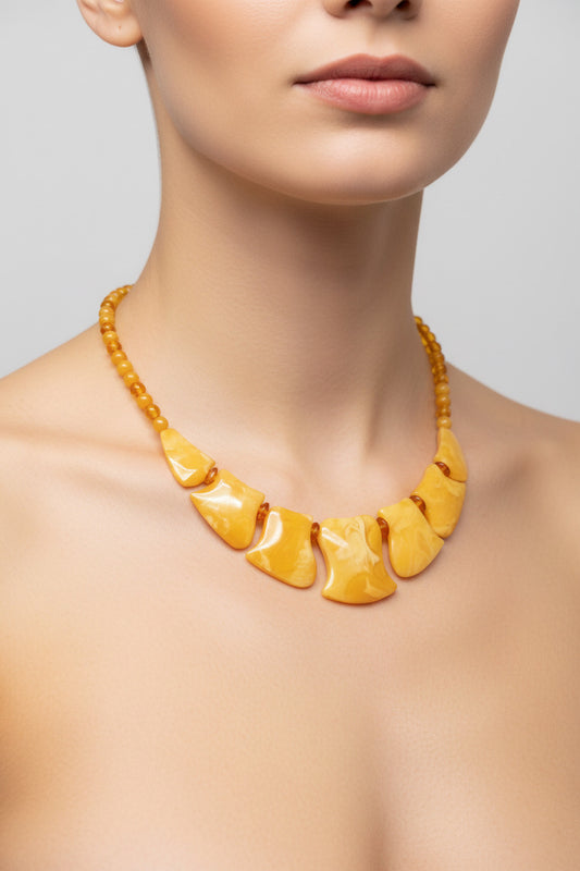 Handgemaakte barnsteencollier