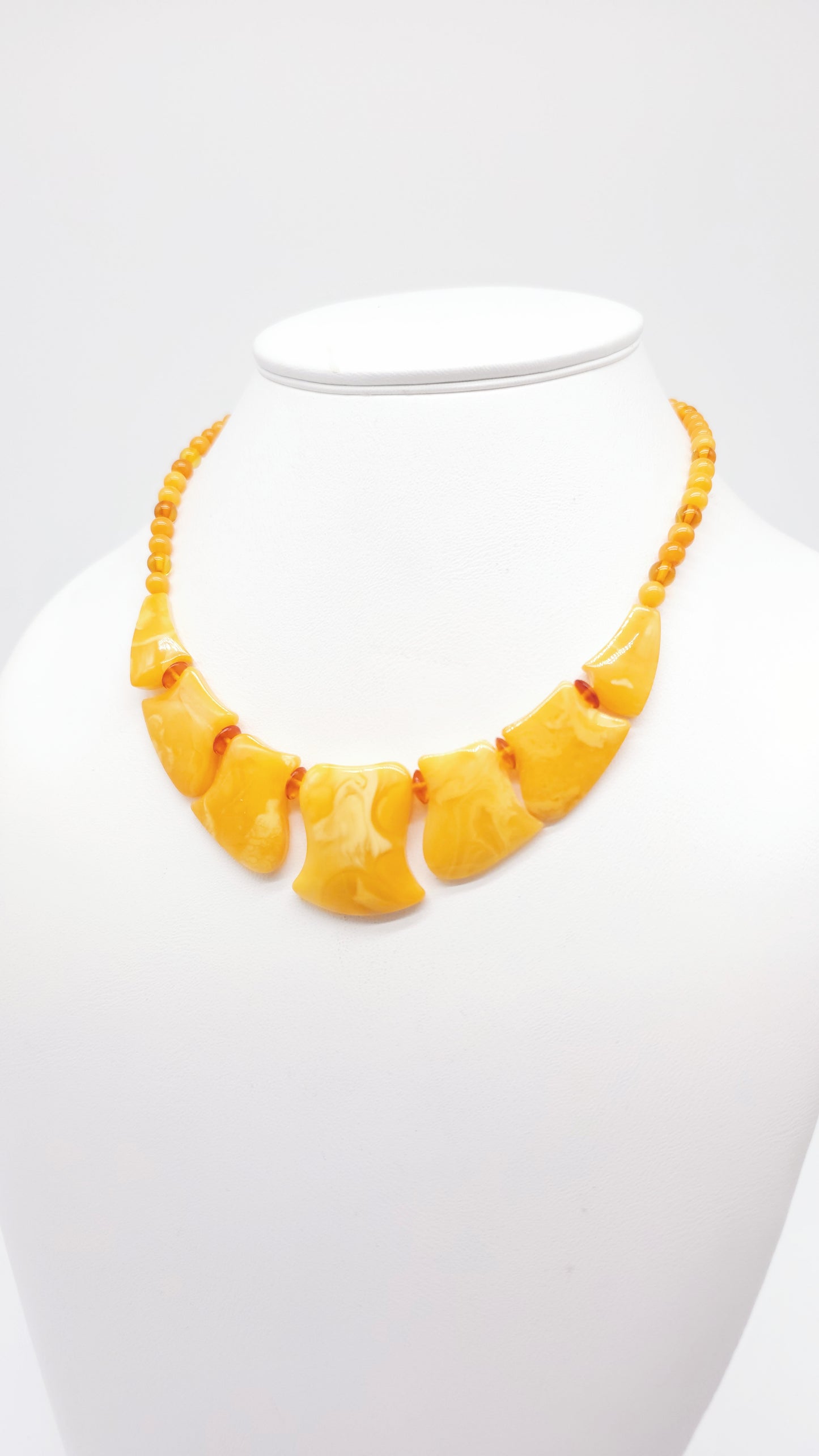 Handgemaakte barnsteencollier