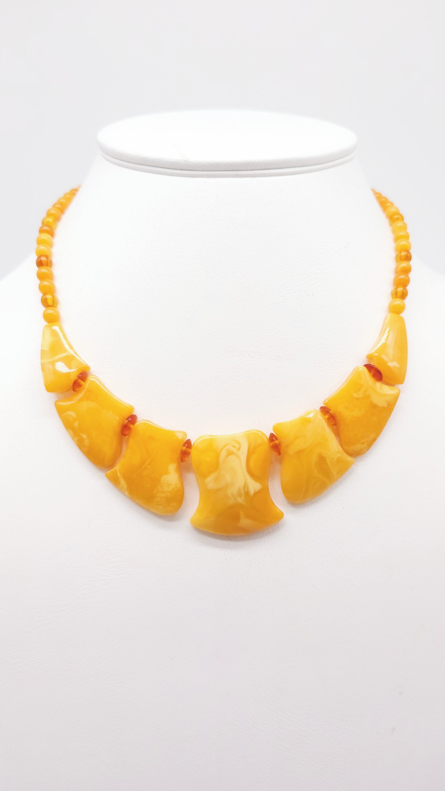 Handgemaakte barnsteencollier
