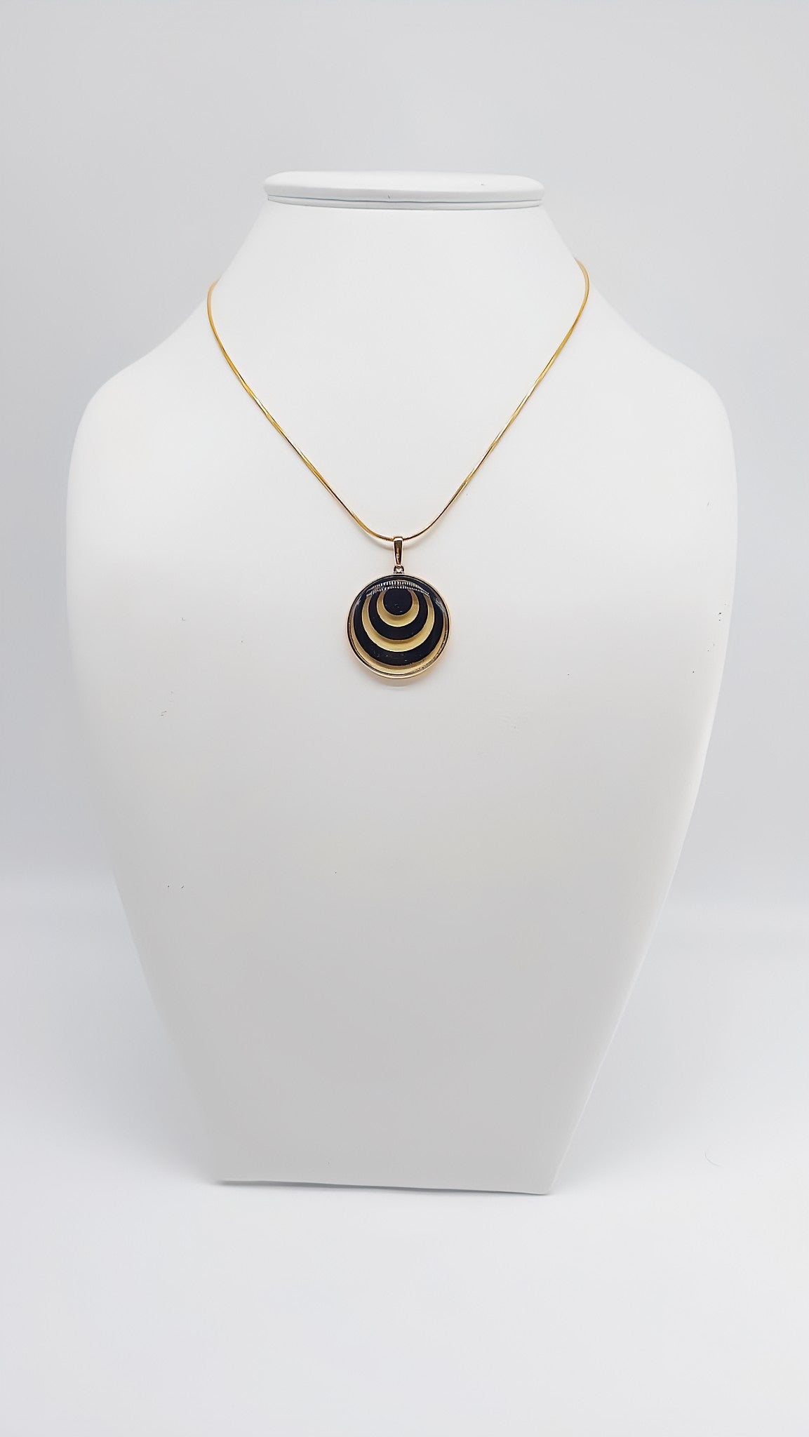 Zeitloser Bernstein-Schmuck für stilvolle Auftritte