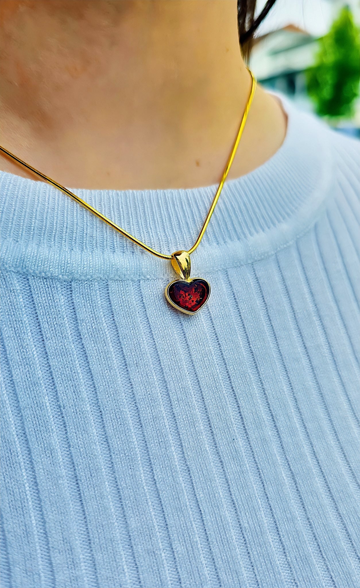 Heart jewelry made of gold-plated silver – unique natural amber