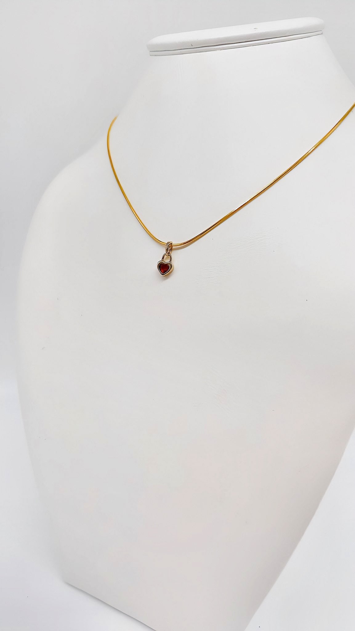 Heart pendant made of amber