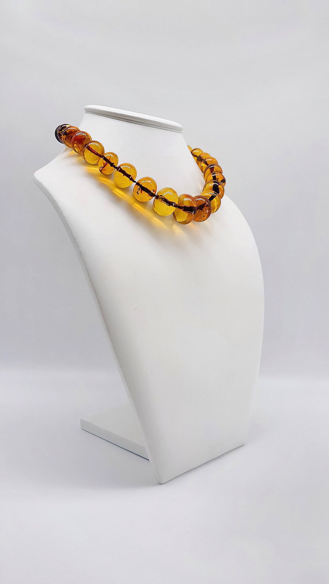 Elegante Bernstein-Kette: Handgefertigtes Unikat