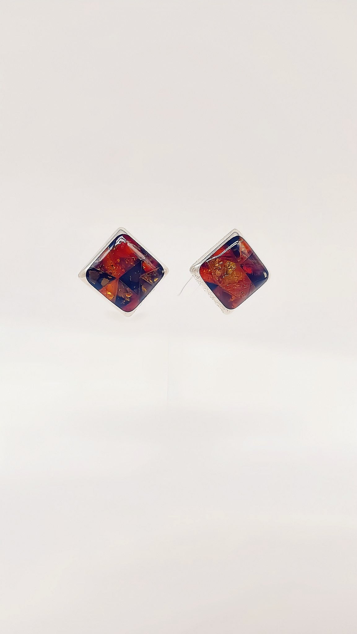 Vintage-Chic: Ohrclips mit echtem Naturbernstein
