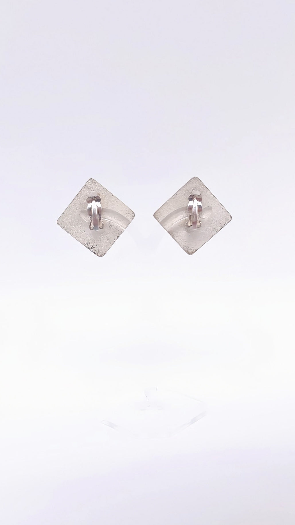 Vintage-Chic: Ohrclips mit echtem Naturbernstein