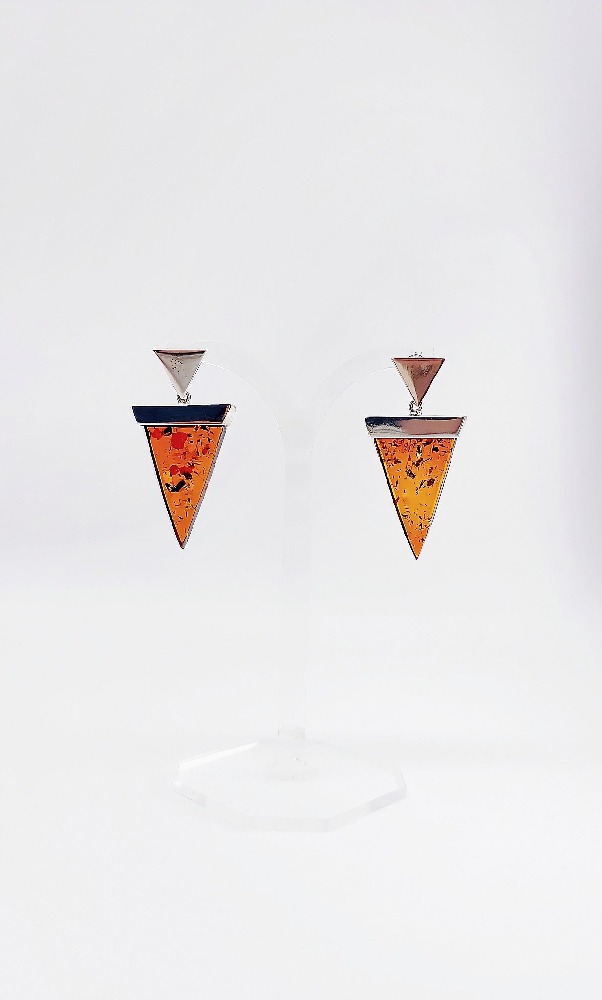 Moderne Silberohrringe mit geometrischem Bernsteindesign