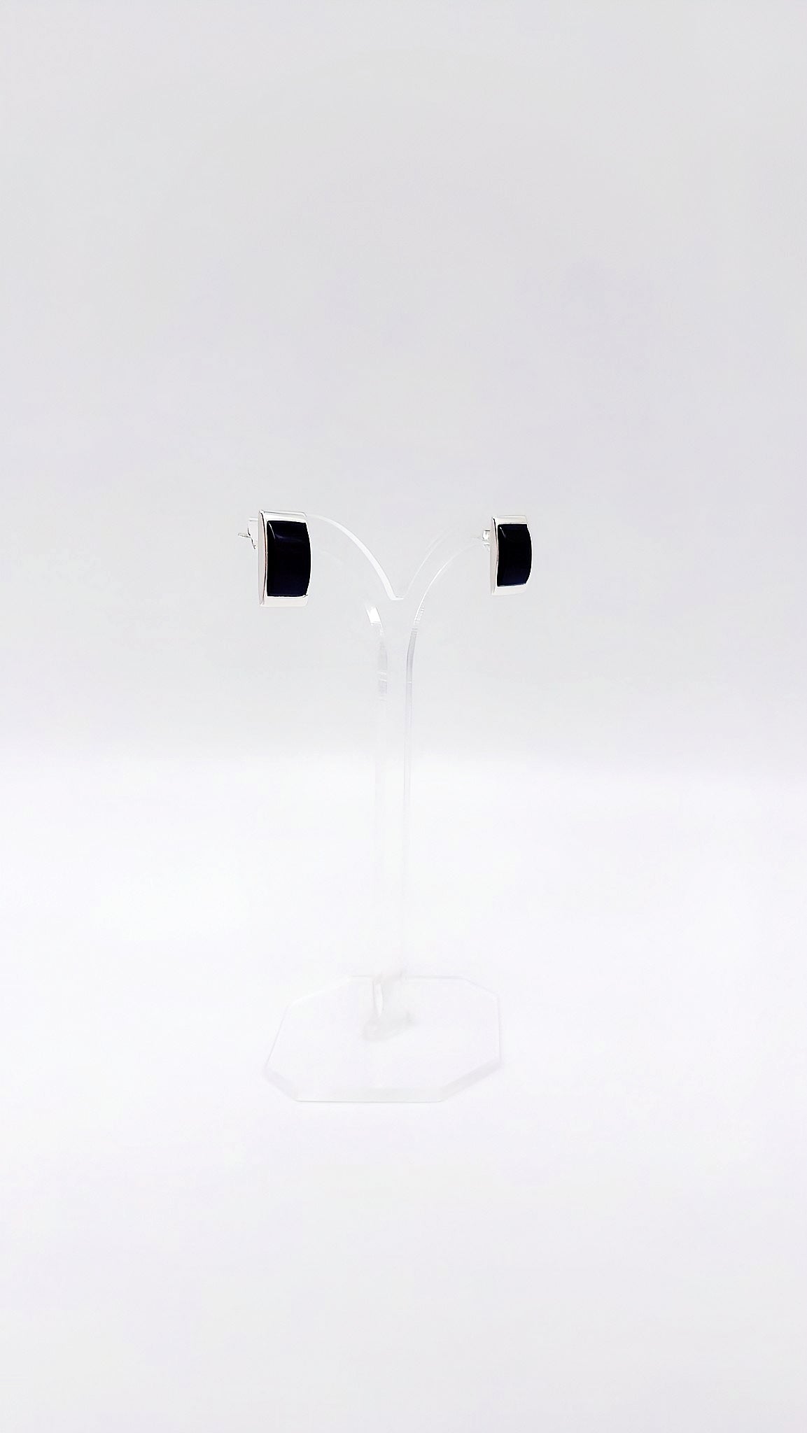 Elegante Silberohrringe mit Schwarzem Bernstein
