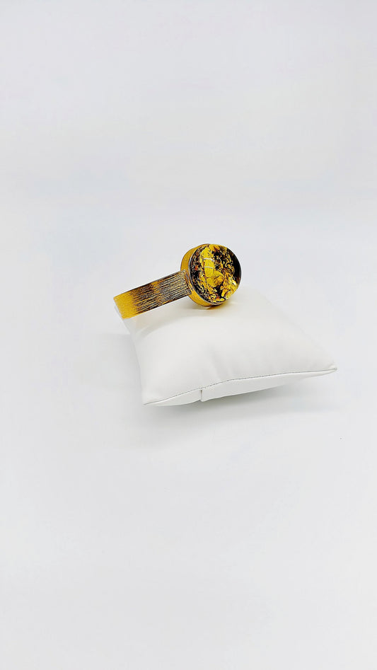 Exklusive Unikat-Armspange mit grünem Bernstein