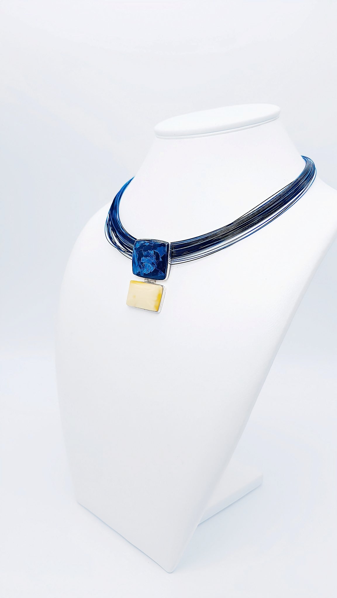 Einzigartiges Collier mit Pietersit und Königsbernstein